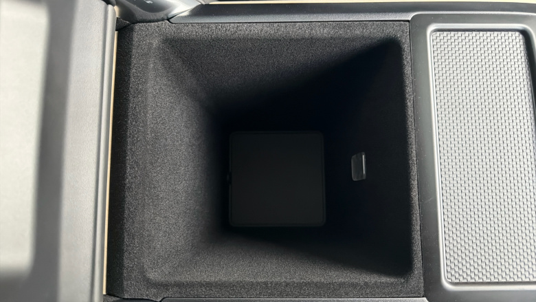 Land Rover Range Rover 4.4 P615 V8 SV 4dr Auto Petrol Estate